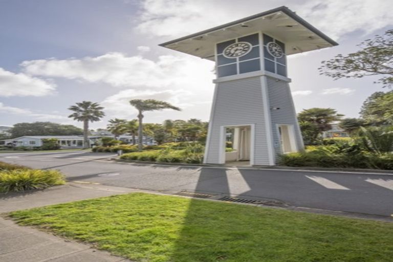 Photo of property in 18 Rewa Rewa Lane, Orewa, 0931