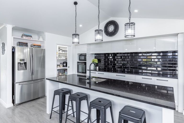 Photo of property in 2 Oak Ridge Drive, Te Awamutu, 3800