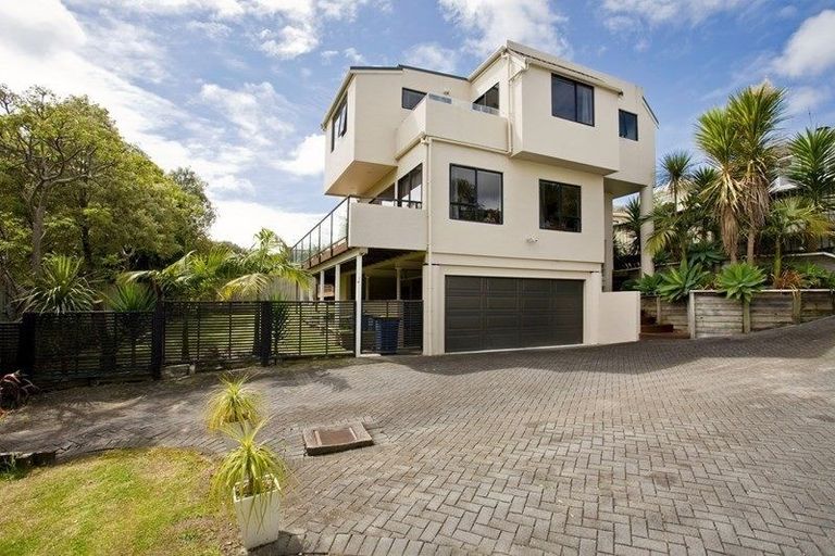 Photo of property in 3/61 Sunrise Avenue, Murrays Bay, Auckland, 0630