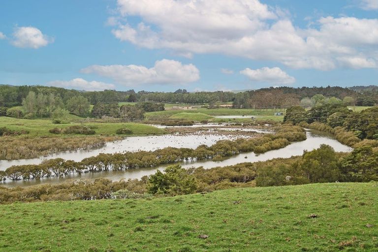 Photo of property in 126 Oneriri Road, Kaiwaka, 0573