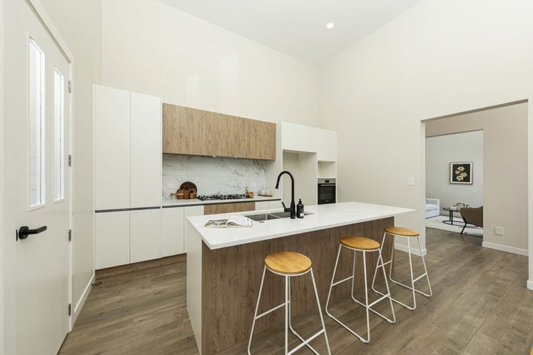 Photo of property in 1 Mcindoe Road, Kumeu, 0810