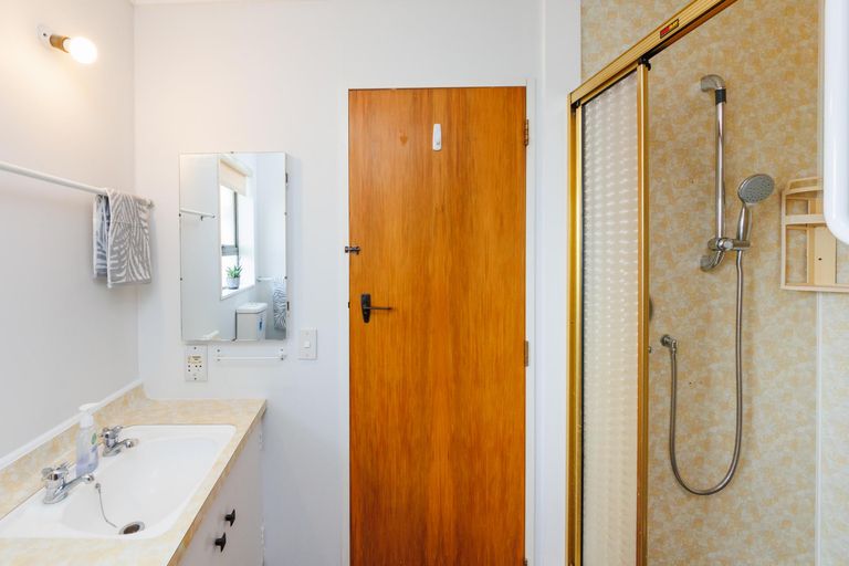 Photo of property in 5 Herbert Avenue, Cloverlea, Palmerston North, 4412