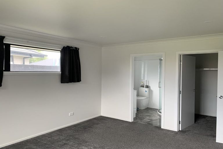 Photo of property in 19a Chestnut Close, Kelvin Grove, Palmerston North, 4414