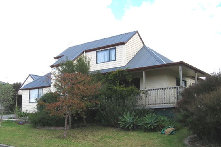 Photo of property in 12 Fresil Lane, Massey, Auckland, 0614
