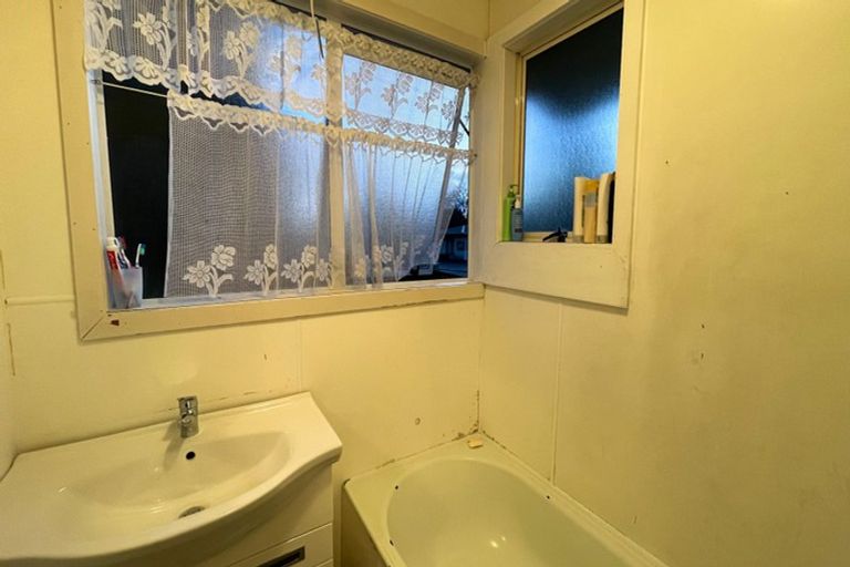 Photo of property in 21 Hamilton Drive, Waiuku, 2123