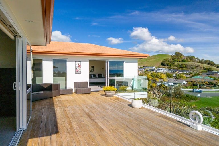 Photo of property in 12 Wiltshire Place, Stoke, Nelson, 7011