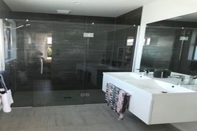 Photo of property in 14 Shillingford Boulevard, Rolleston, 7615