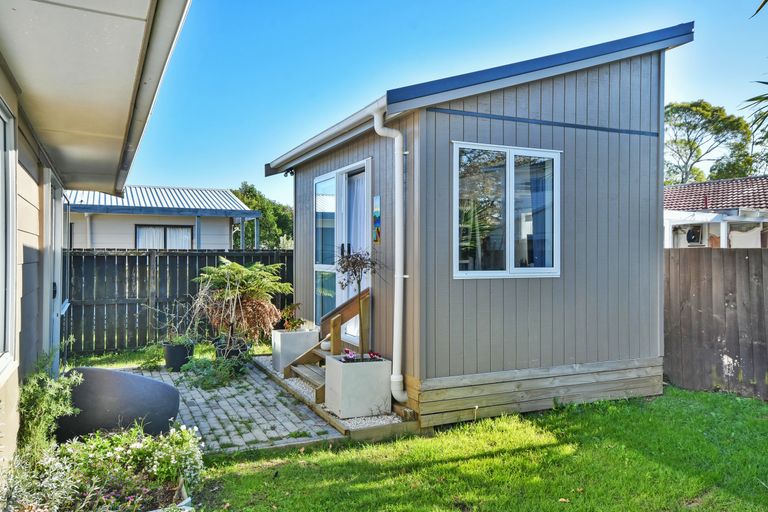 Photo of property in 1/27 Reelick Avenue, Pakuranga Heights, Auckland, 2010