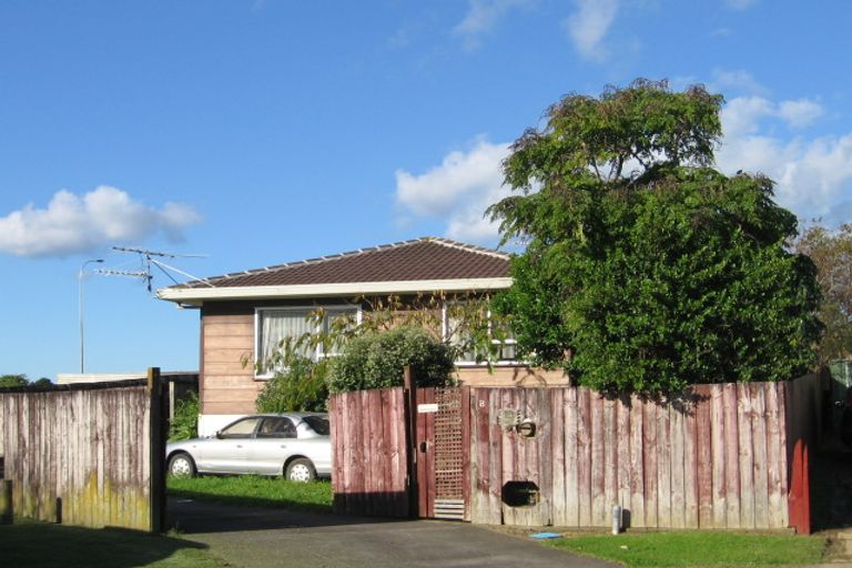 Photo of property in 18 Darnell Crescent, Clover Park, Auckland, 2019