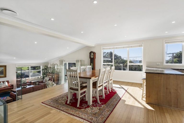 Photo of property in 11 Tui Vale Road, Shelly Park, Auckland, 2014