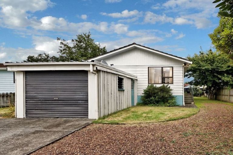 Photo of property in 11 Armada Drive, Ranui, Auckland, 0612