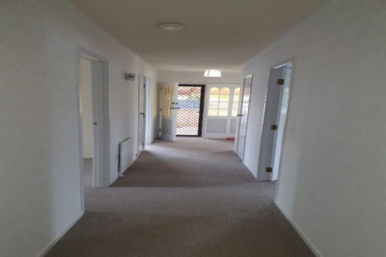Photo of property in 2/423 Great South Road, Rosehill, Papakura, 2113