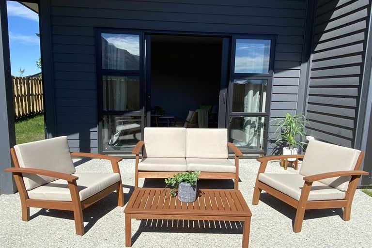 Photo of property in 8 Howden Drive, Jacks Point, 9371