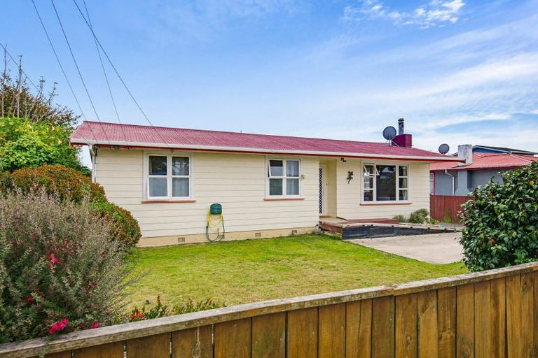 Photo of property in 14 William Street, Levin, 5510