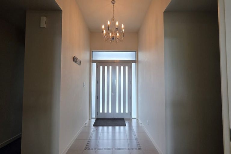 Photo of property in 34 Holcombrooke Lane, Welcome Bay, Tauranga, 3175