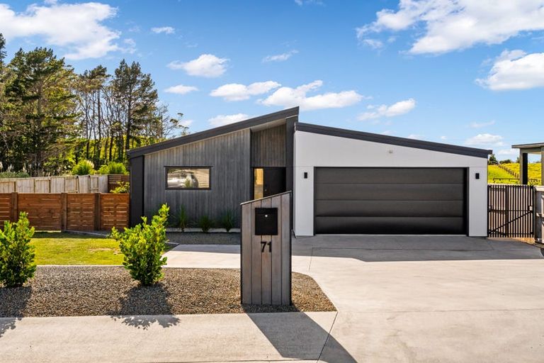 Photo of property in 71 Tamure Place, Ruakaka, 0116