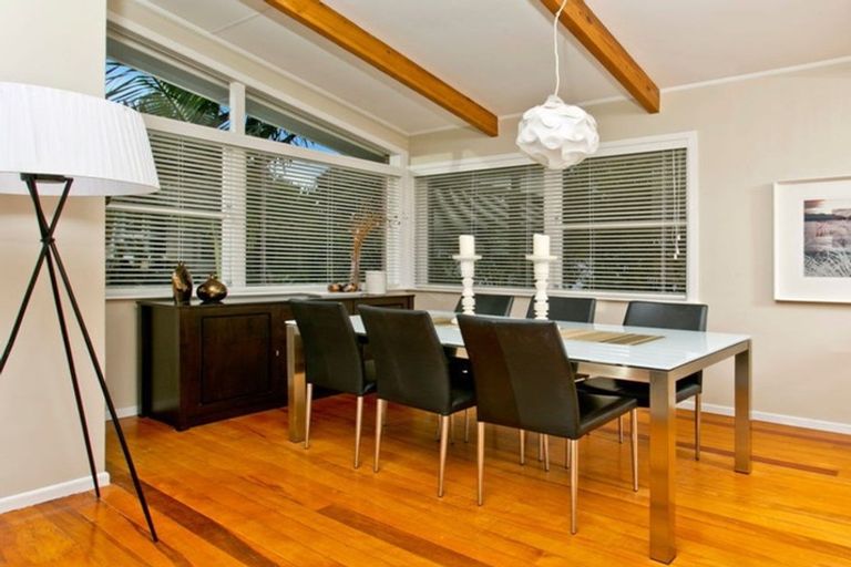 Photo of property in 20 Holt Avenue, Torbay, Auckland, 0630