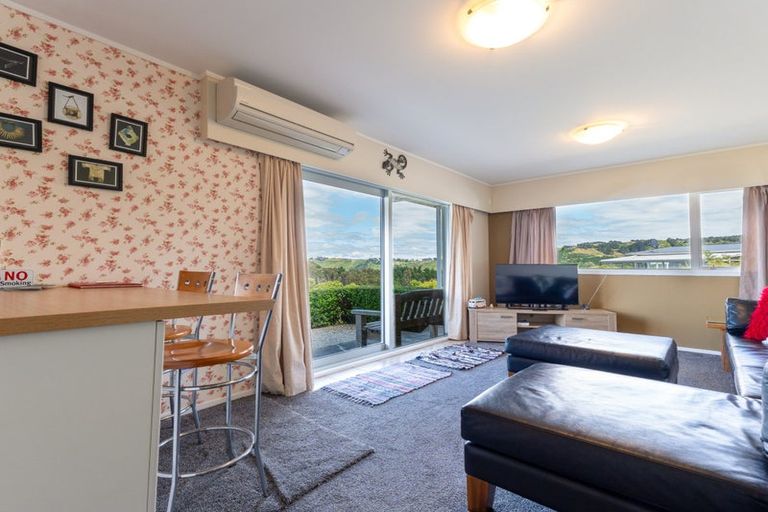 Photo of property in 14 Wattle Grove, Maungaraki, Lower Hutt, 5010
