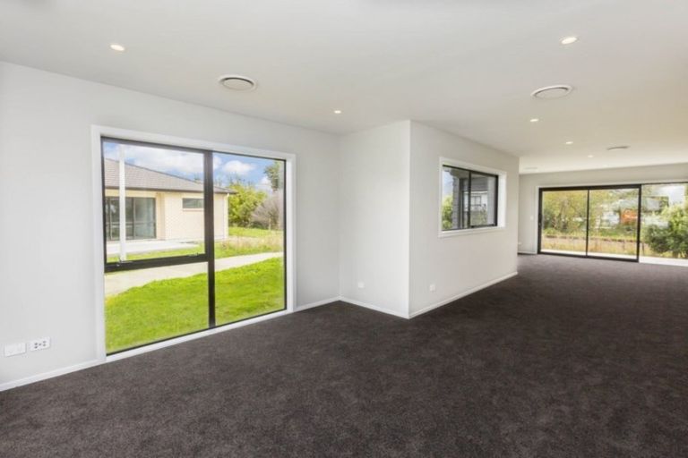 Photo of property in 22 Filmer Crescent, Wallaceville, Upper Hutt, 5018