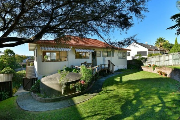 Photo of property in 17 Polkinghorne Drive, Manly, Whangaparaoa, 0930