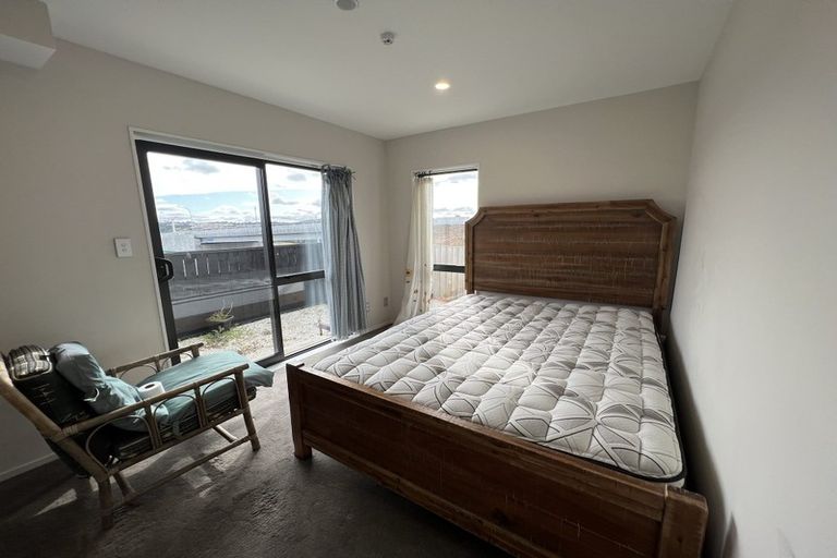 Photo of property in 1 Peony Mews, Oteha, Auckland, 0632