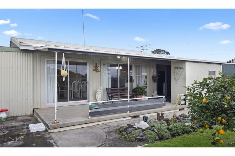 Photo of property in 44 Mclarin Road, Glenbrook, Waiuku, 2681