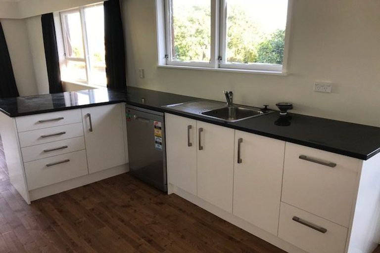 Photo of property in 23 Mirrabooka Avenue, Botany Downs, Auckland, 2010