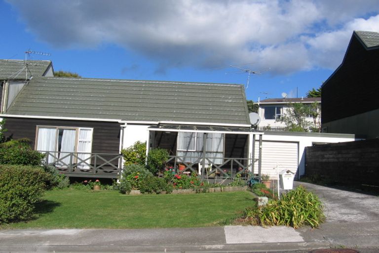 Photo of property in 4 Makatote Grove, Churton Park, Wellington, 6037