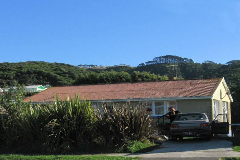 Photo of property in 22 Takapuwahia Drive, Takapuwahia, Porirua, 5022