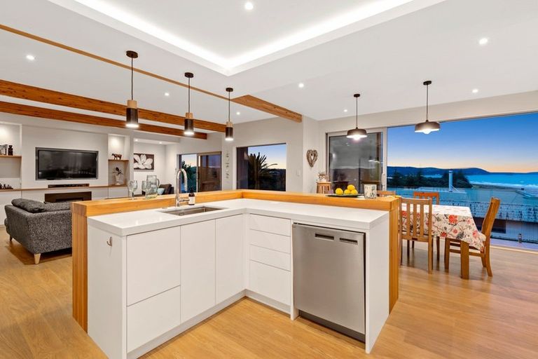 Photo of property in 37 Rosario Crescent, Red Beach, 0932