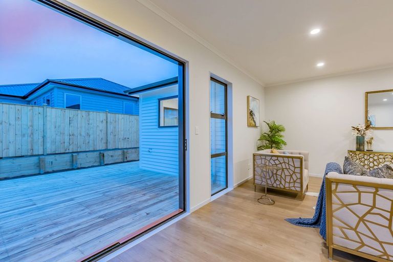 Photo of property in 43 Vinistra Road, Kumeu, 0810