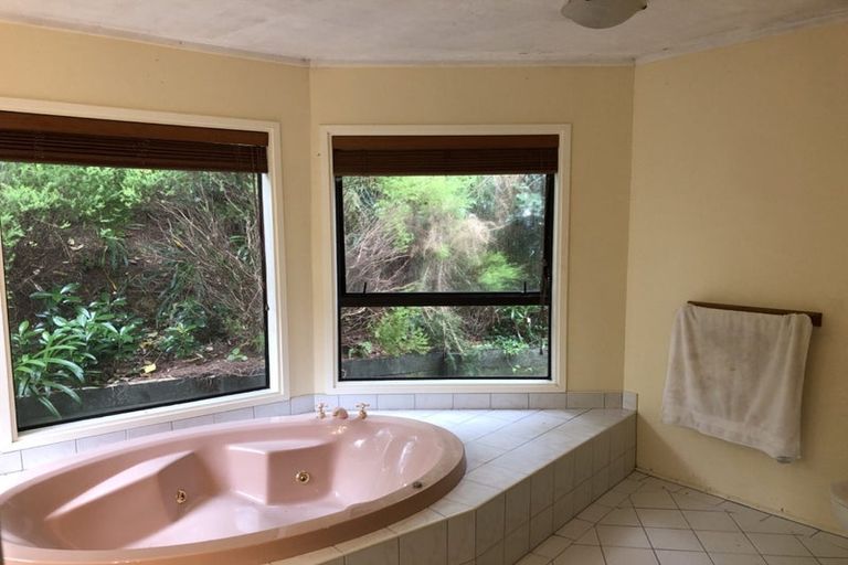 Photo of property in 11 Murano Place, Chatswood, Auckland, 0626