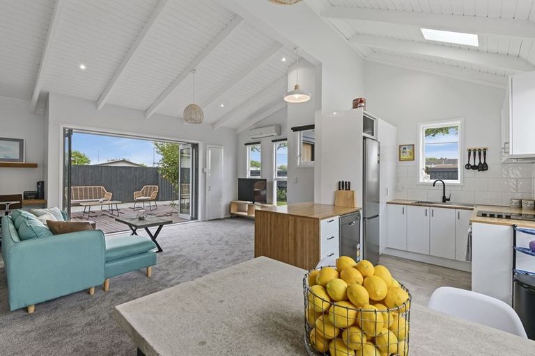 Photo of property in 389 Harewood Road, Bishopdale, Christchurch, 8053