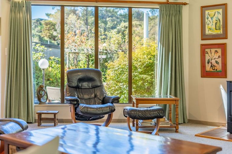 Photo of property in 119 Paekakariki Hill Road, Pauatahanui, Porirua, 5381