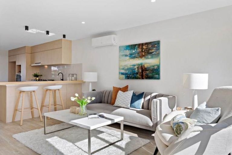 Photo of property in 33b Arran Road, Browns Bay, Auckland, 0630