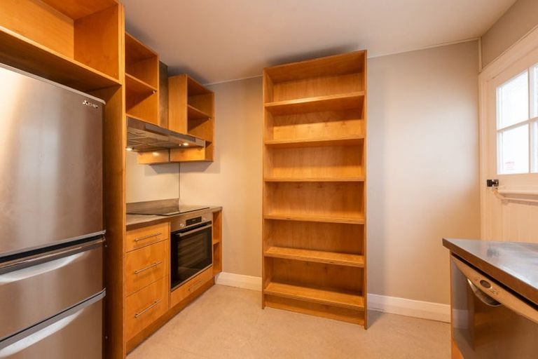 Photo of property in Ionian Flats, 123-125 Brougham Street, Mount Victoria, Wellington, 6011