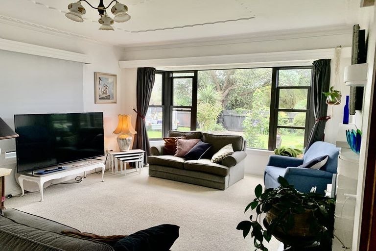 Photo of property in 69 Domett Street, Opunake, 4616