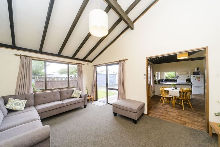 Photo of property in 6 Adams Place, Kelvin Grove, Palmerston North, 4414