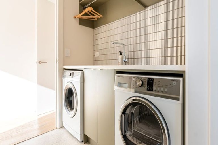 Photo of property in 25 Mahi Road, Helensville, 0800