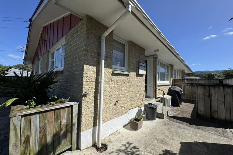 Photo of property in 1/54 Martin Street, Wallaceville, Upper Hutt, 5018