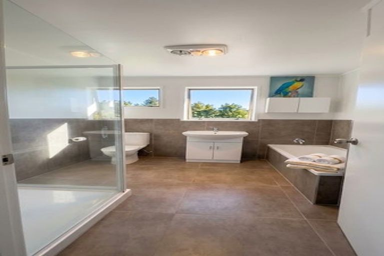 Photo of property in 2 Gambare Place, Wattle Downs, Auckland, 2103