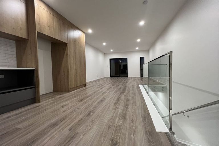 Photo of property in 6 Kari Lane, Kumeu, 0810