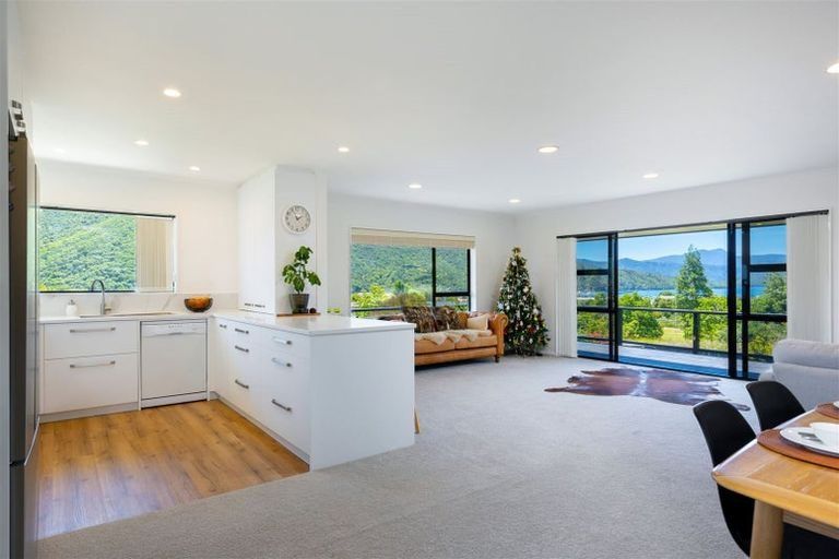 Photo of property in 108 Moana View Road, Waikawa, Picton, 7220