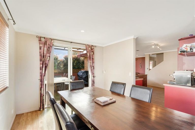 Photo of property in 2/39 Marriott Road, Pakuranga, Auckland, 2010