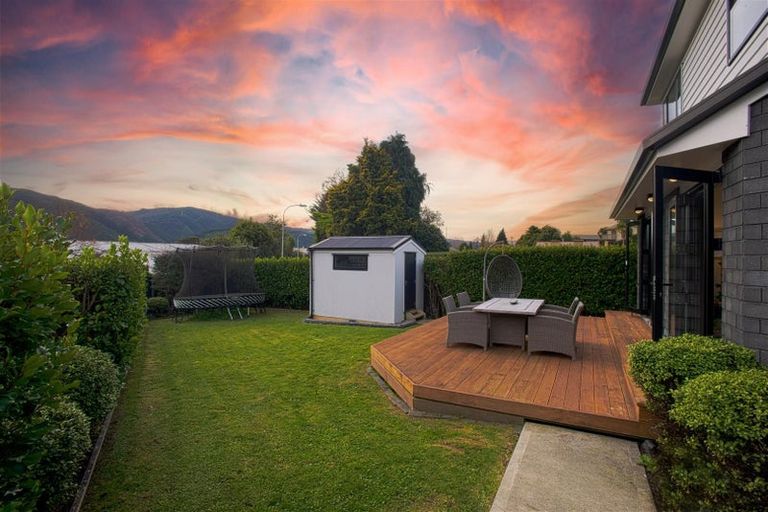 Photo of property in 36 Kurth Crescent, Silverstream, Upper Hutt, 5019