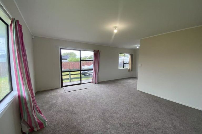 Photo of property in 2/24 Burundi Avenue, Clendon Park, Auckland, 2103