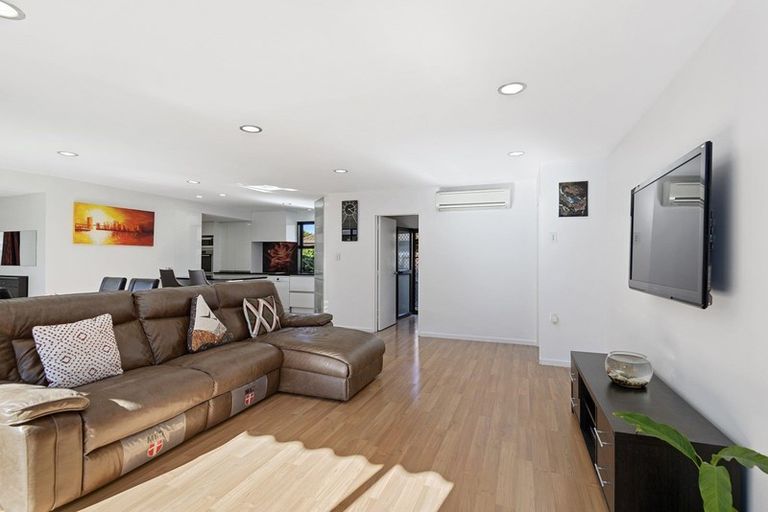 Photo of property in 10 Lochmore Street, Bishopdale, Christchurch, 8051