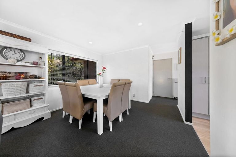 Photo of property in 63 Claverdon Drive, Massey, Auckland, 0614