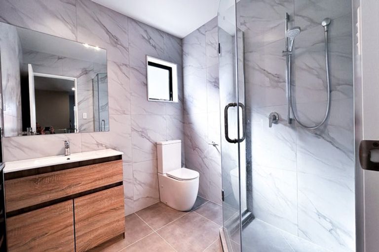 Photo of property in 24e Poinsettia Place, Henderson, Auckland, 0610