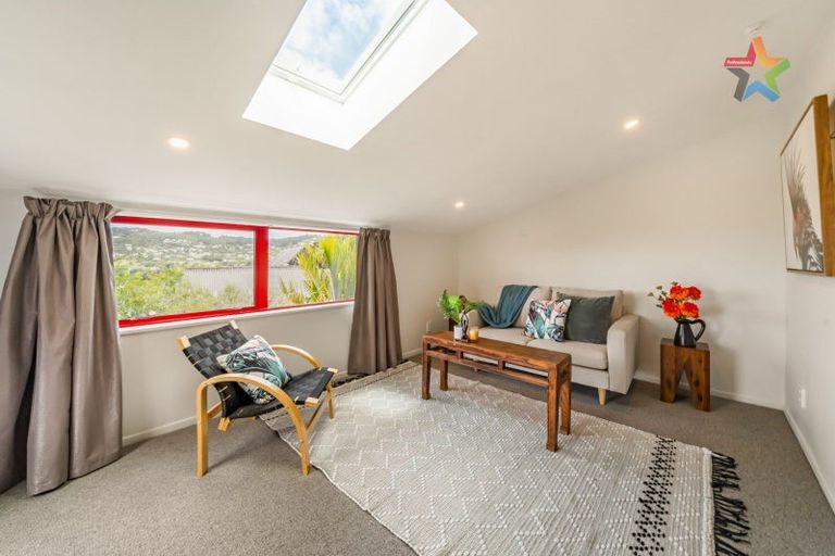 Photo of property in 6 Sarah Way, Crofton Downs, Wellington, 6035